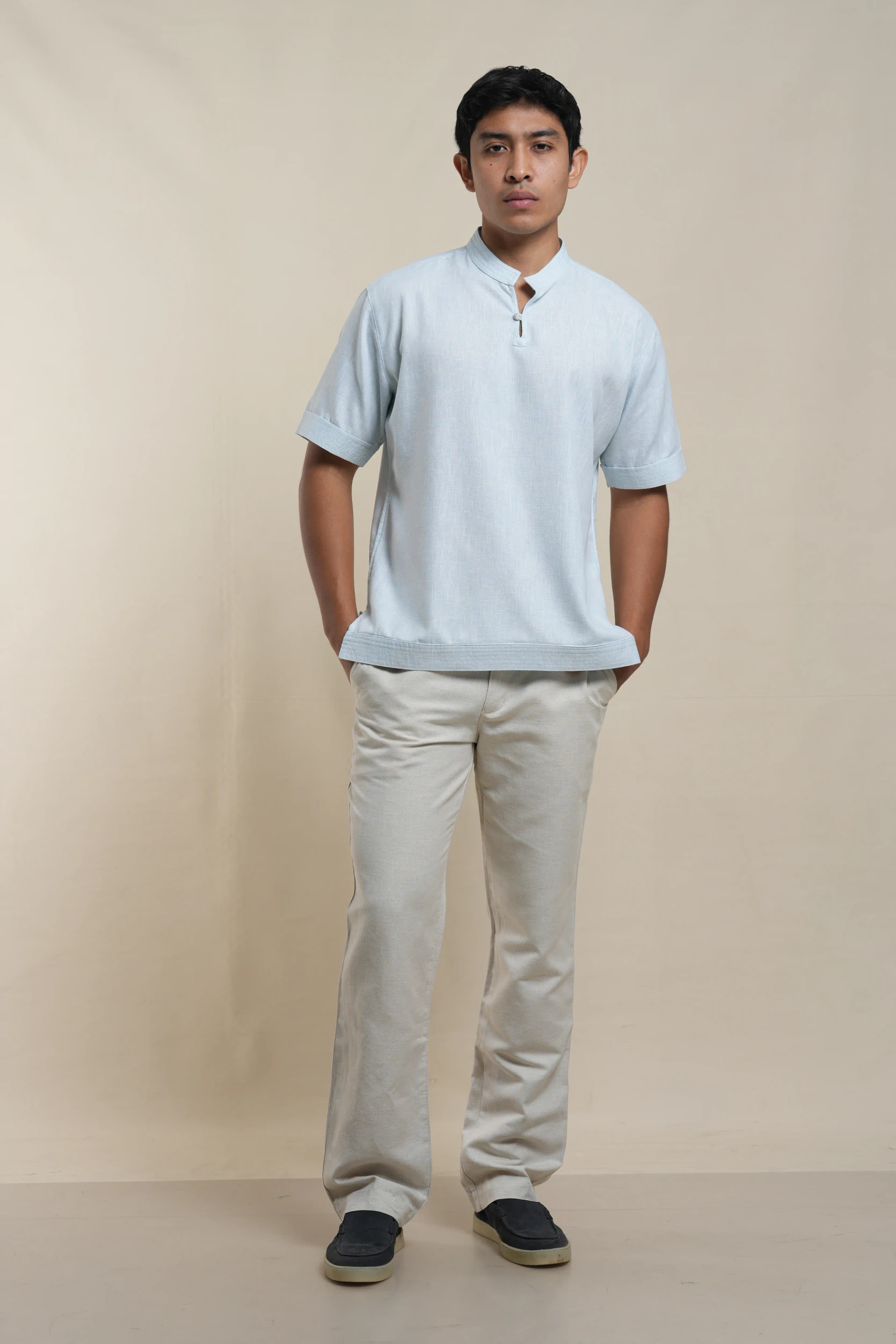 Men's short sleeve linen shirt in Light Blue front view — Tropic of Linen BL0168